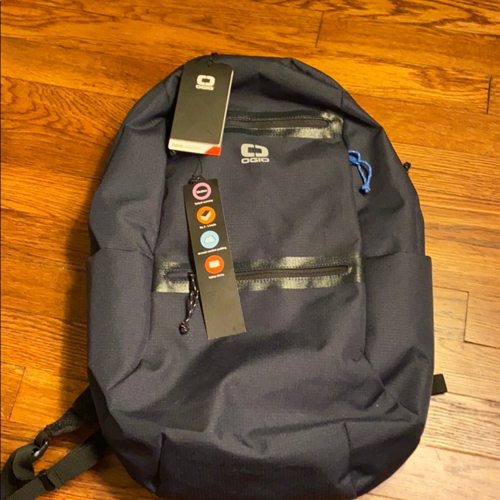 NWT OGIO Shadow Core Flux 220 Backpack